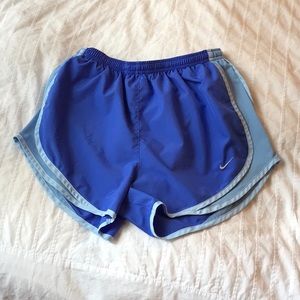 Women’s Nike Shorts (Medium)